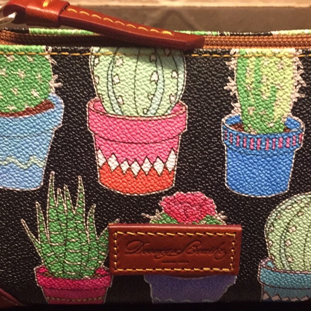 Cosmetic bag
